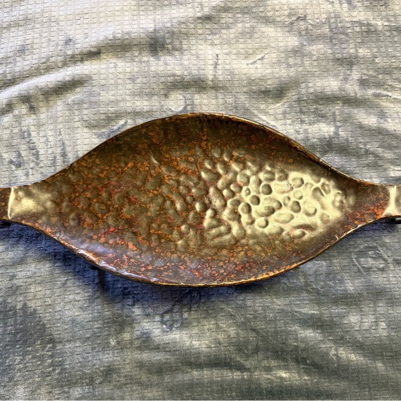Vintage ~ Home Decor ~ Hammered Metal ~ Centerpiece ~ Serving Tray or Platter - Picture 7 of 13